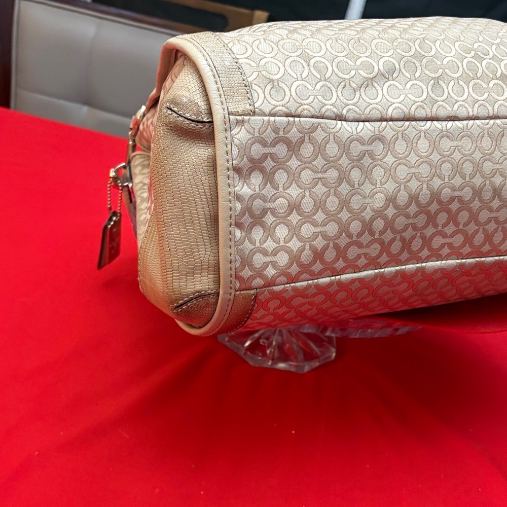 EUC Coach Gold Jaquard patterned Bag - Picture 4 of 13